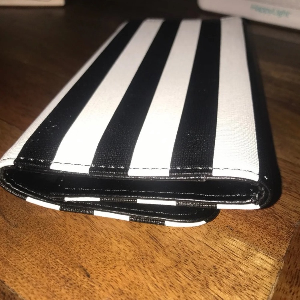 Wallet - Picture 4 of 4